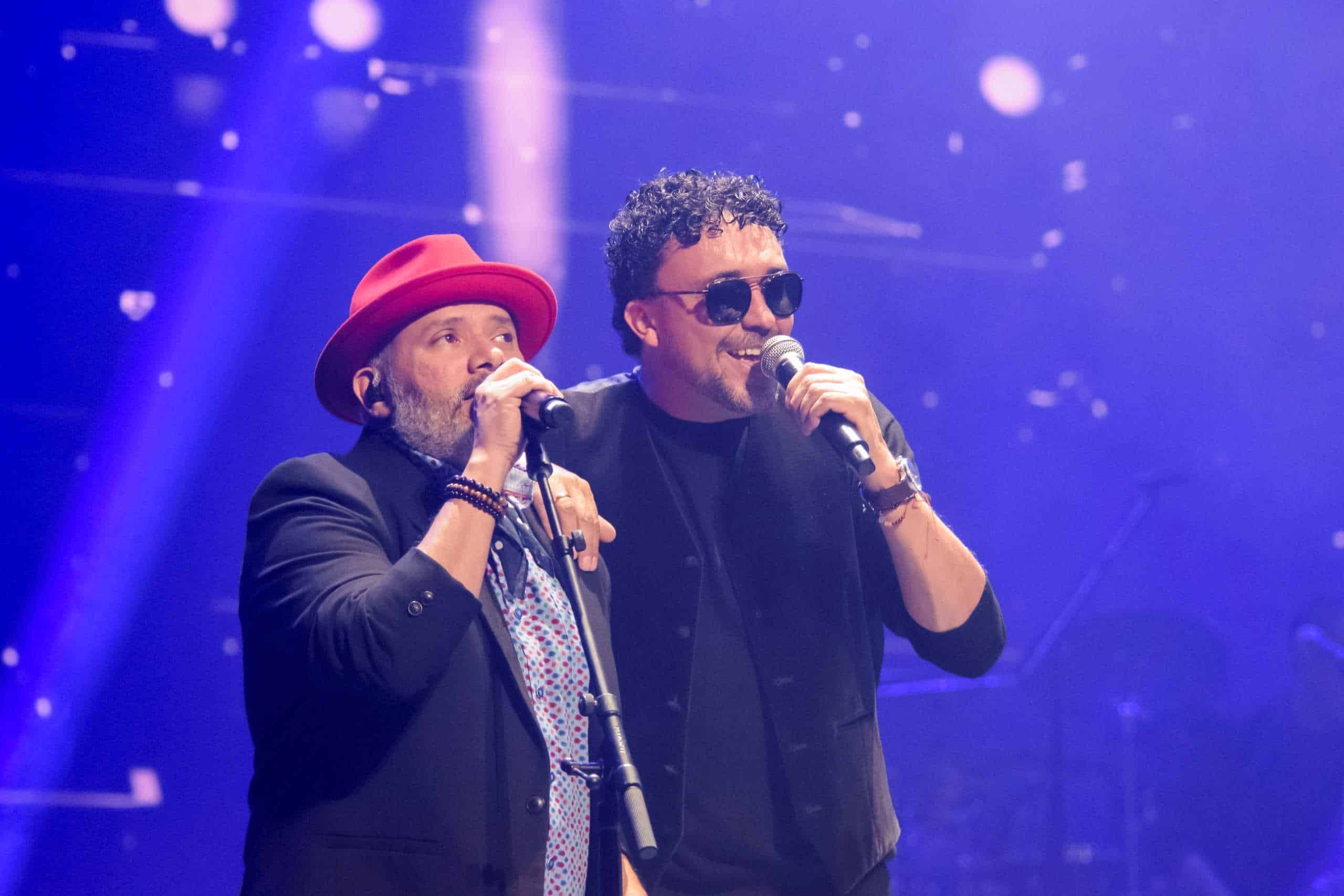 Santiago Cruz Y Andr S Cepeda Regalan Noche Especial A Los Rom Nticos