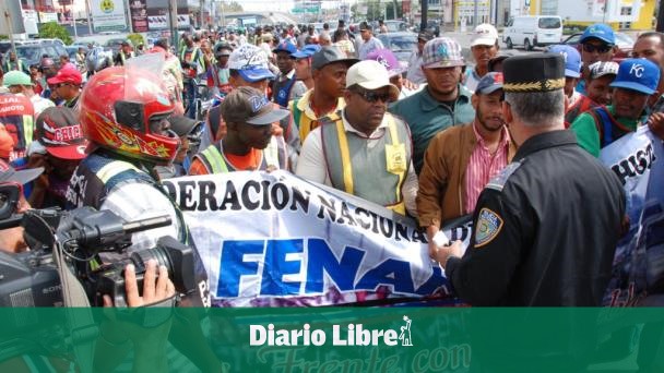 Los Motoconchistas Protestan Por Subsidio Diario Libre