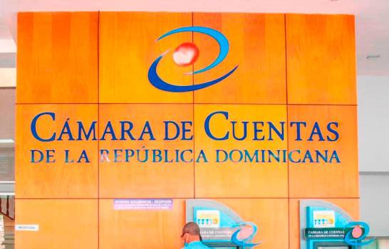 es la líder autoproclamada del equipo,? admiradora de los roles femeninos en la sociedad.?

