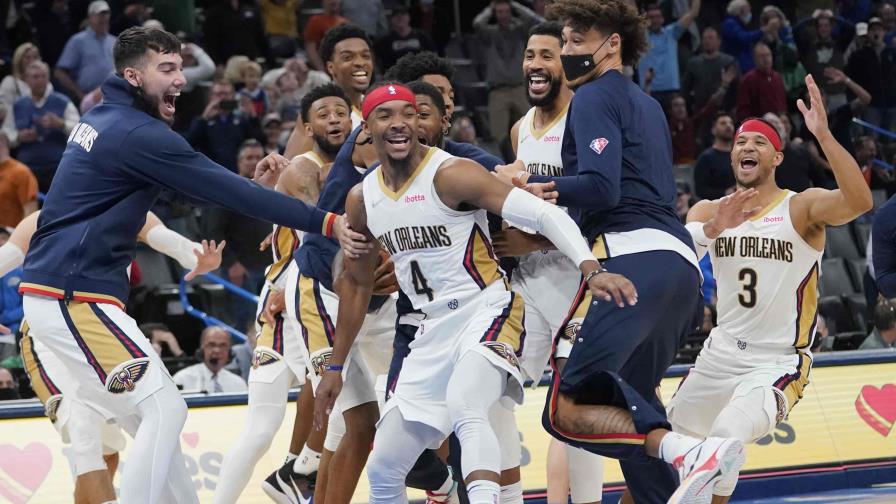 Pelicans superan a Thunder en el último segundo