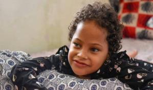 Primera dama contacta a familia de ni&ntilde;a con tumor en la espalda