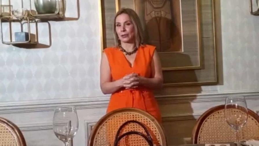 Gastroenteróloga advierte se puede disfrutar de la bebida y comida en Navidad con moderación