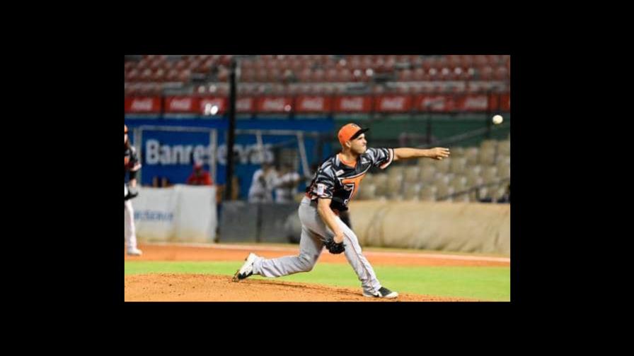 Raúl Valdés llega a 50 triunfos y Toros vencen al Escogido