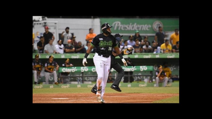 Estrellas dejan en el terreno a las Águilas con jonrón de Sócrates Brito Estrellas dejan en el terreno a las Águilas con jonrón de Sócrates Brito