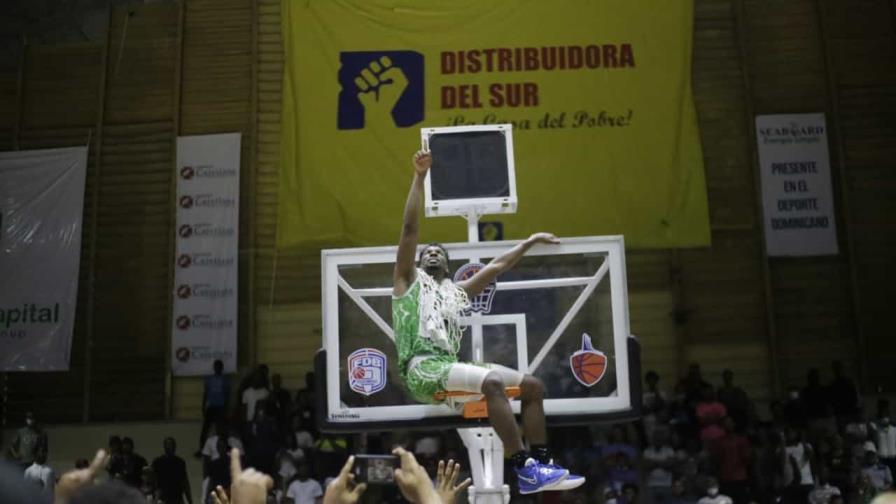 Laguneros campeones del baloncesto de San Cristóbal