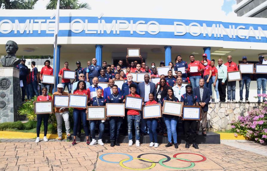 Atletas son reconocidos por el Comité Olímpico Dominicano por labor en Panamericanos Juveniles