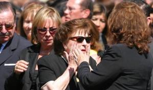 Restos de viuda de Pinochet serán cremados en Chile