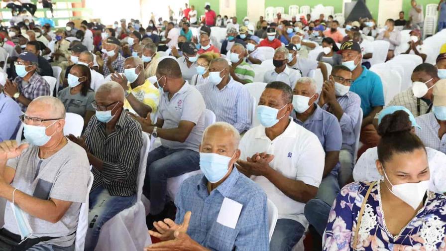 Productores de El Aguacatico reciben más de RD$10 millones por zafra cañera Productores de El Aguacatico reciben más de RD$10 millones por zafra cañera