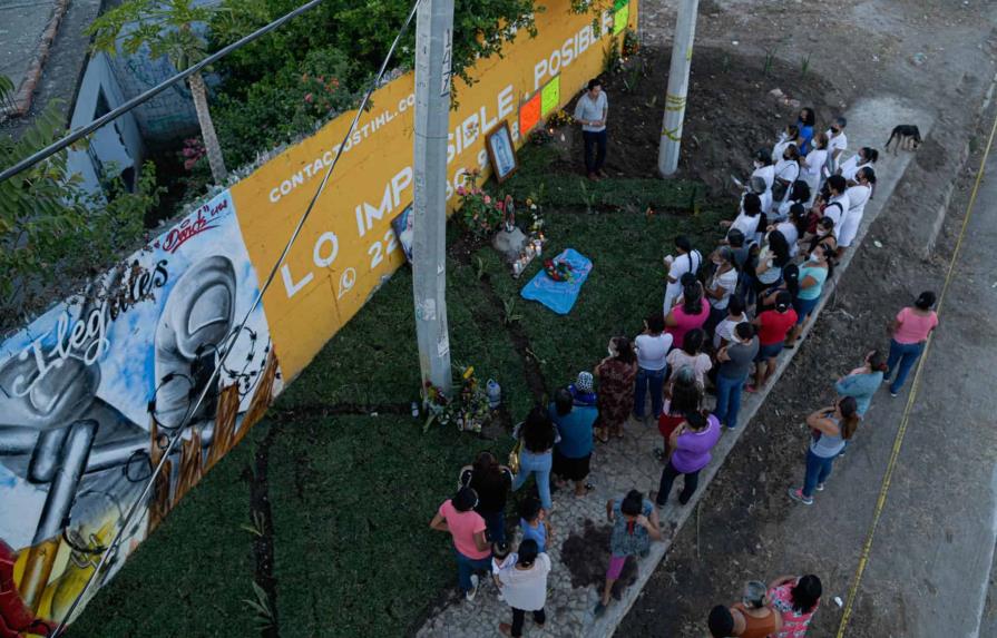 Lugar de accidente donde murieron 56 personas se convierte en jardín en honor a migrantes en México
