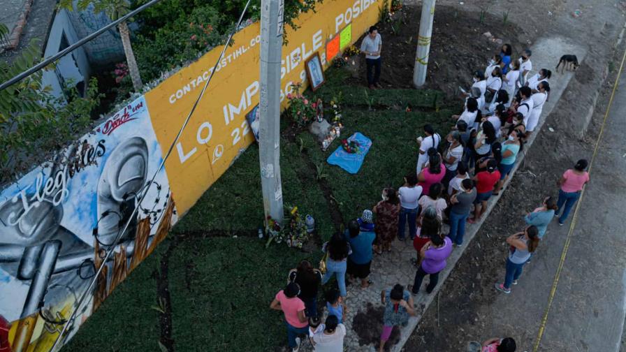 Lugar de accidente donde murieron 56 personas se convierte en jardín en honor a migrantes en México