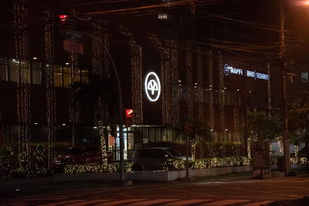 Adornos navideños en el Distrito Nacional