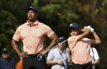 Woods luce como en sus mejores tiempos, sólo por momentos