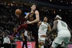 Cavaliers vencen a Bucks incompletos; hilan 6to triunfo