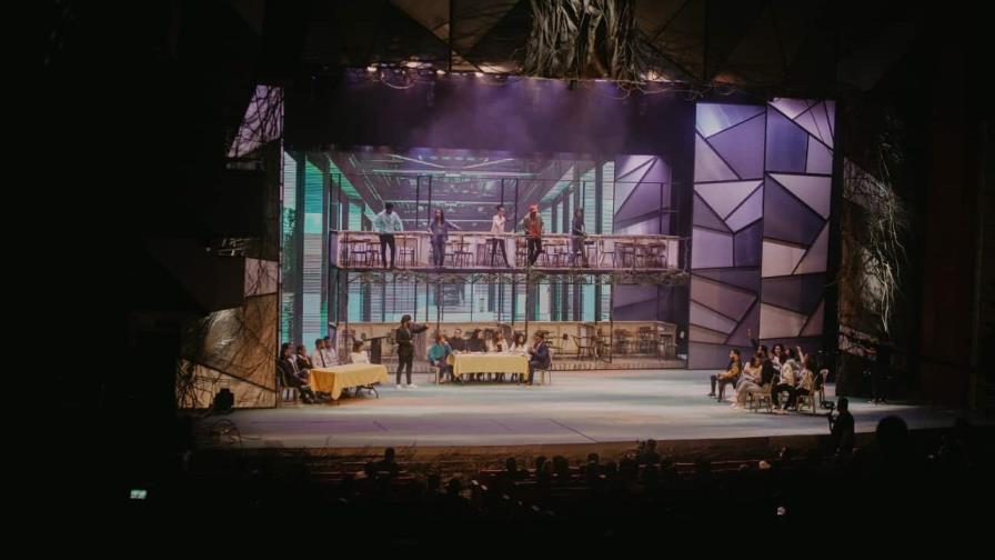 Presentan la obra Raíces en el Teatro Nacional Presentan la obra Raíces en el Teatro Nacional