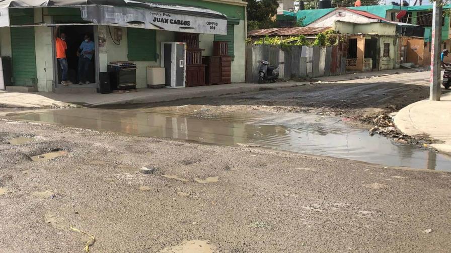 Residentes comunidad en San Pedro de Macorís denuncian malas condiciones de calle