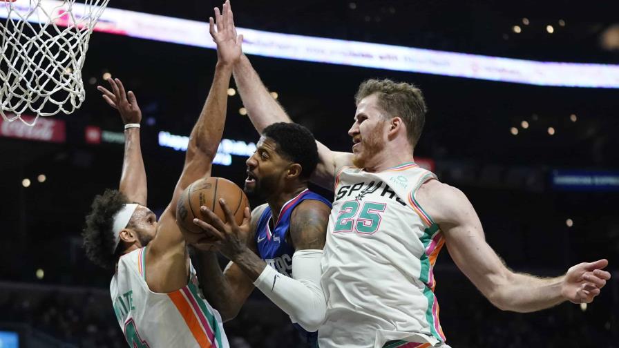 Triple-doble de Dejounte Murray y Spurs derrotan a Clippers