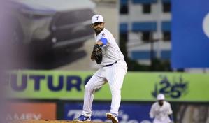 C&eacute;sar Valdez acab&oacute; con todo en los premios de Lidom