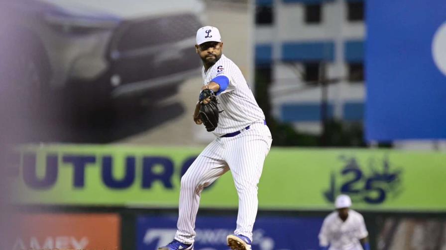 César Valdez acabó con todo en los premios de Lidom
