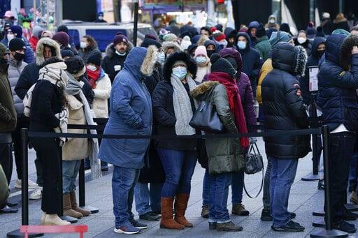 Alcalde de Nueva York no considera cierres ante repunte de casos