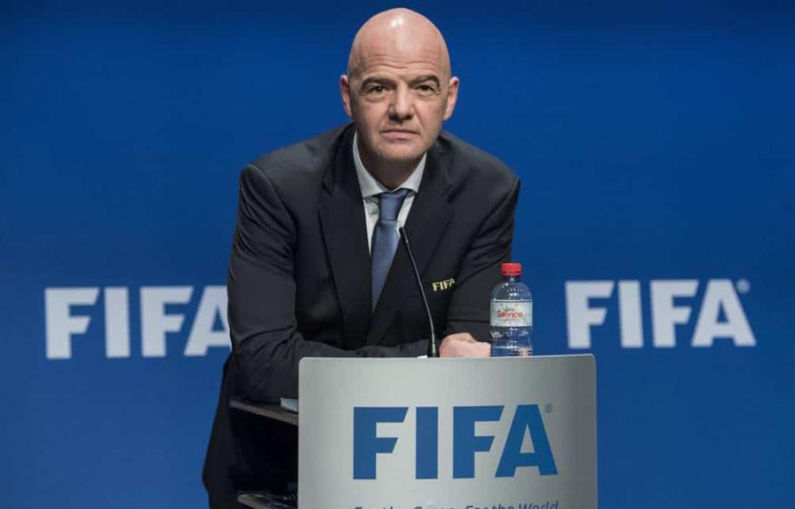 FIFA promete nuevos fondos por el Mundial bienal, pero calma el tempo