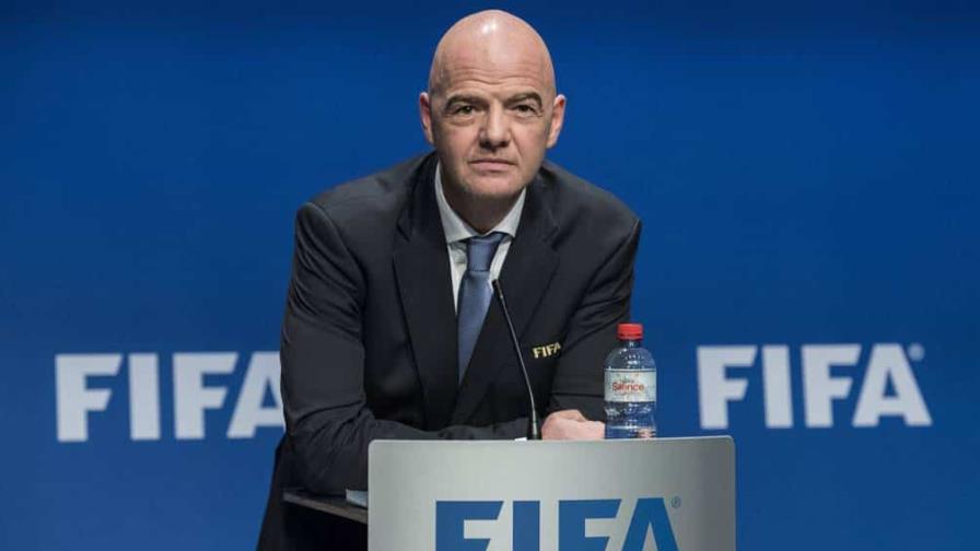 FIFA promete nuevos fondos por el Mundial bienal, pero calma el tempo