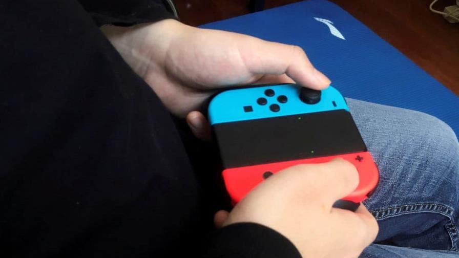 Abuela quiere devolver seis consolas Nintendo Switch que recibe por error, pero la compañía tiene otros planes