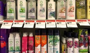Retiran del mercado productos Pantene y Herbal Essences en aerosol por riesgo de c&aacute;ncer
