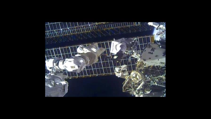 Despega cohete con regalos de Navidad a la Estación Espacial