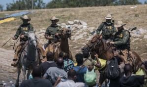 Migrantes haitianos demandan a EEUU por malos tratos en la frontera