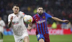 Barcelona cierra un mal 2021 con empate en Sevilla