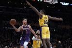Booker y Ayton lideran a Suns sobre Lakers jornada de NBA Booker y Ayton lideran a Suns sobre Lakers jornada de NBA