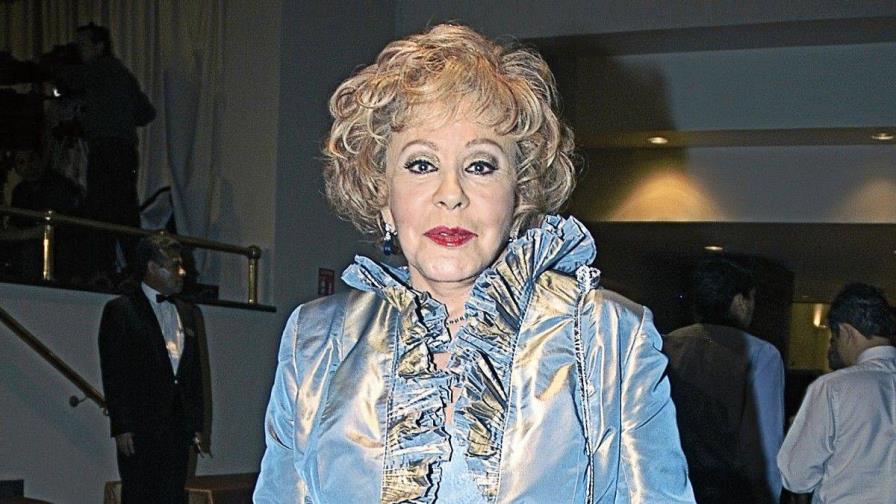 Hospitalizan a la actriz mexicana Silvia Pinal por COVID-19
