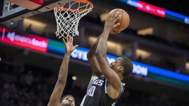 Paul George anota 17, lidera a Clippers ante Kings