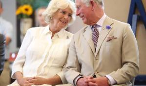 El príncipe Carlos y Camilla pasarán la Navidad con Isabel II