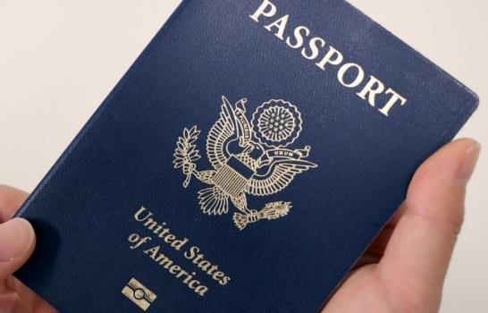 ¿Puede alguien con doble nacionalidad viajar sin su pasaporte de EEUU?, la embajada responde