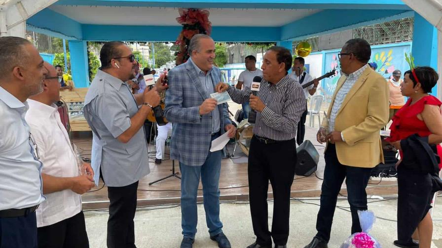 Fundación Alexis Victoria dona dos millones de pesos a la Fundación Cruz Jiminián