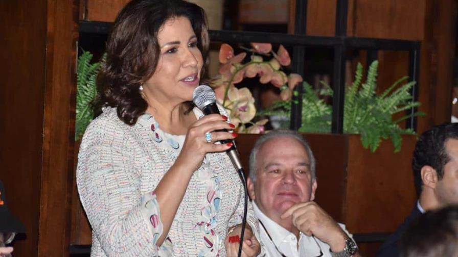 Políticos envían mensajes de buenos deseos a la población por la Navidad