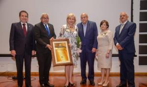 Provincia Peravia reconoce a la Fundación Farach