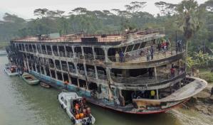 Al menos 30 muertos y 100  heridos al incendiarse una barca en Bangladesh