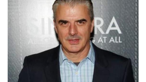 Una quinta mujer acusa al actor Chris Noth de abuso sexual