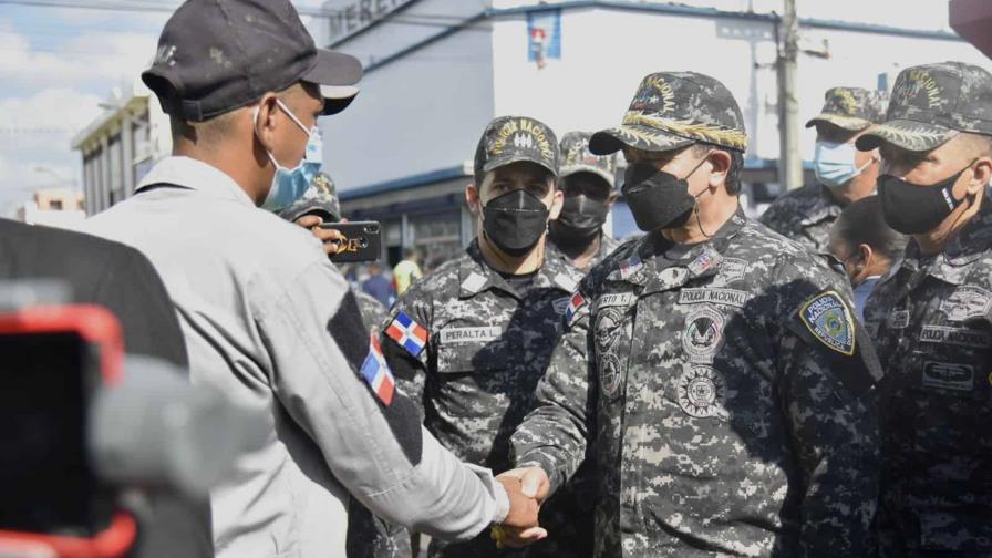 Policía Nacional supervisa vías comerciales del Distrito Nacional por festividades navideñas