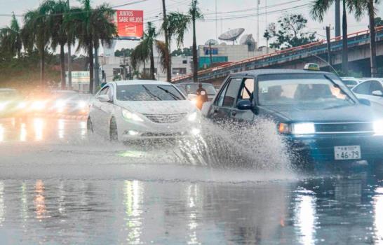 El COE recomienda a cinco provincias dar seguimiento a vaguada