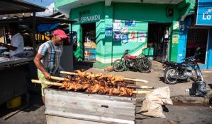 Ambiente festivo predomina en barrios de la ciudad por Nochebuena