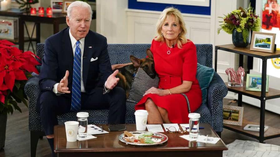 Biden habla con soldados por la Navidad