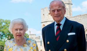 Isabel II difunde su mensaje m&aacute;s personal en la primera Navidad sin su esposo