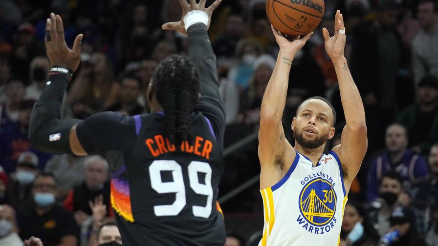 Curry lleva Warriors a la cima de la NBA Curry lleva Warriors a la cima de la NBA