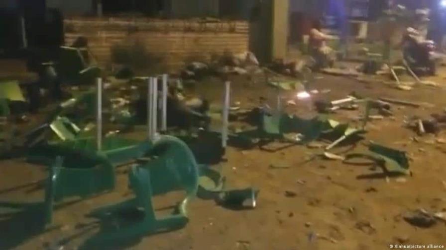 Al menos 8 muertos tras explotar una bomba en un bar en el noreste de la RDC Al menos 8 muertos tras explotar una bomba en un bar en el noreste de la RDC
