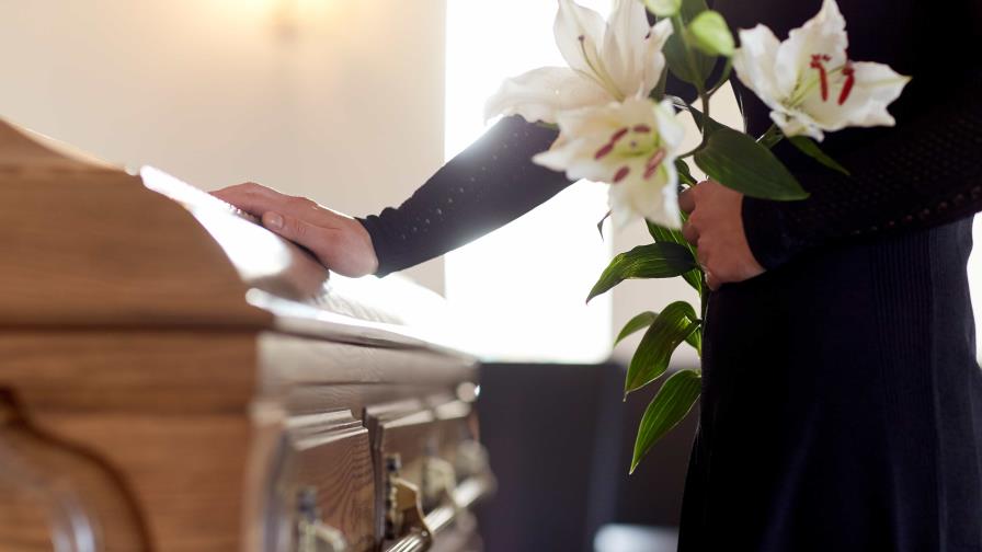 EEUU ayuda a pagar por funerales de víctimas de COVID EEUU ayuda a pagar por funerales de víctimas de COVID