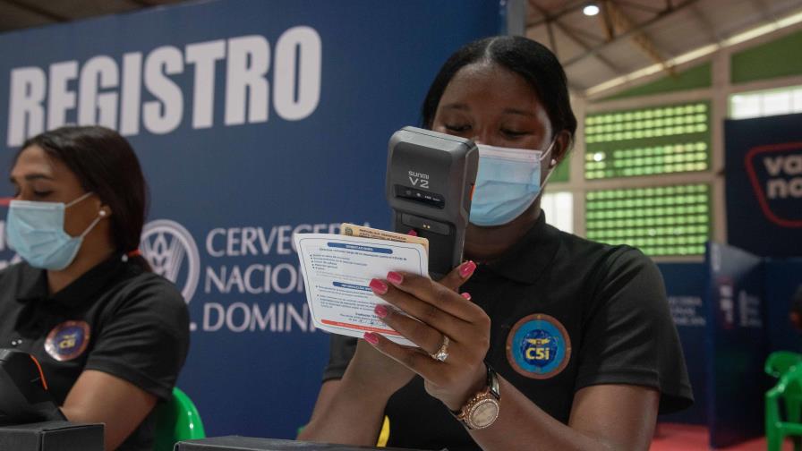 Salud Pública: Tercera dosis obligatoria y una cuarta opcional