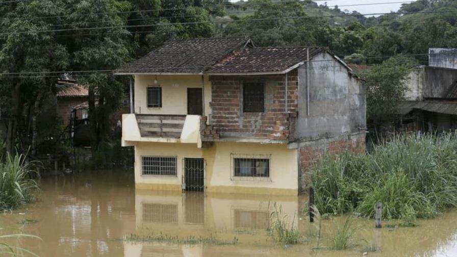 Al menos 18 muertos y unos 16.000 damnificados por las lluvias en  Brasil
